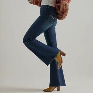 Wrangler High-rise Fierce Flare Blue Jeans 28x32